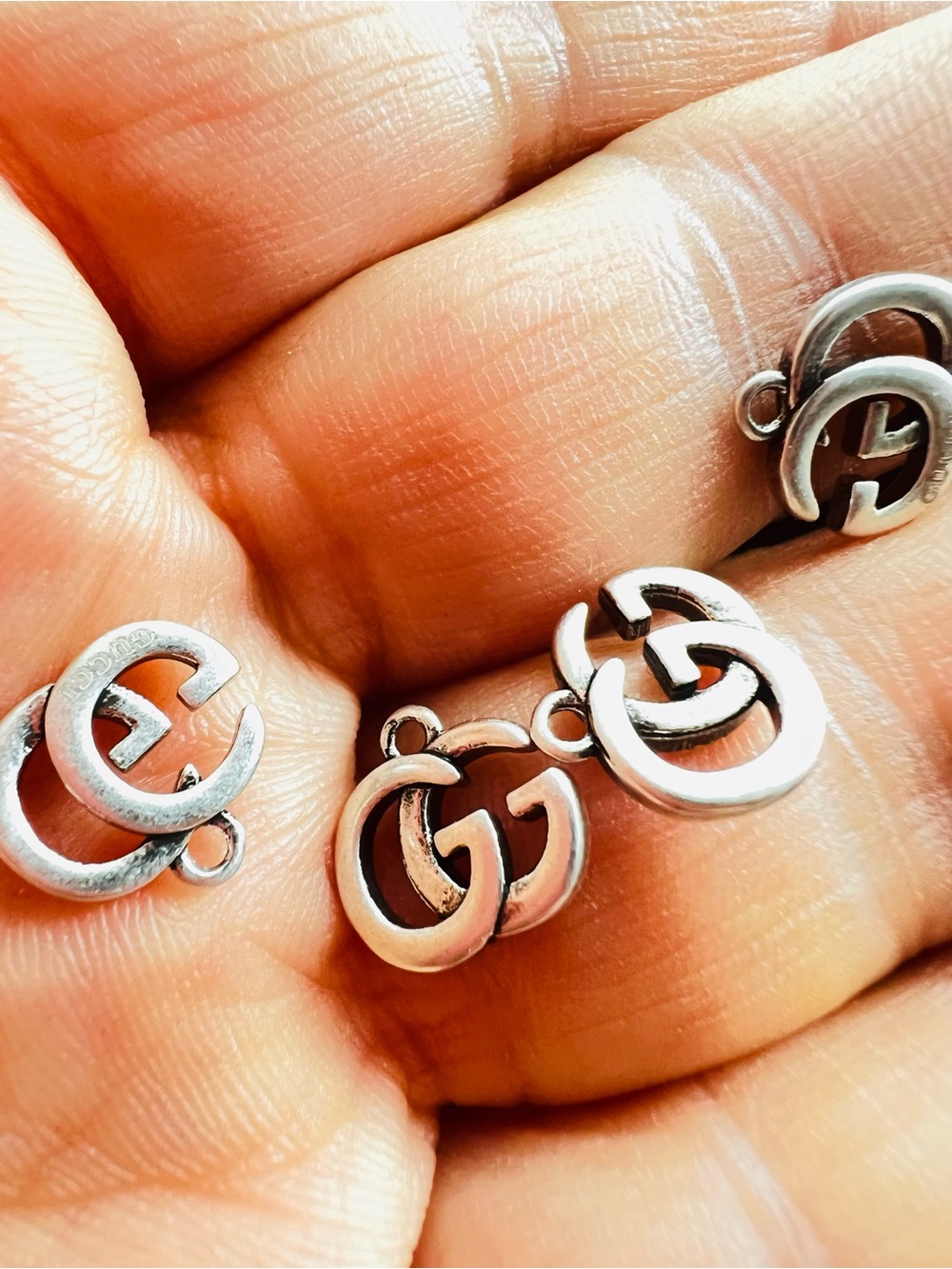 Silver Unbranded Fashion lot of 4 Charm - Polished Silver Tone Small 0.5 inch